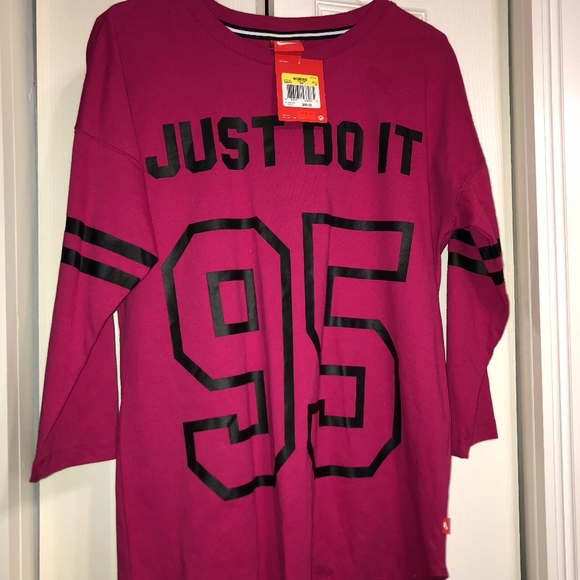 Pink Nike shirt - Picture 1 of 3